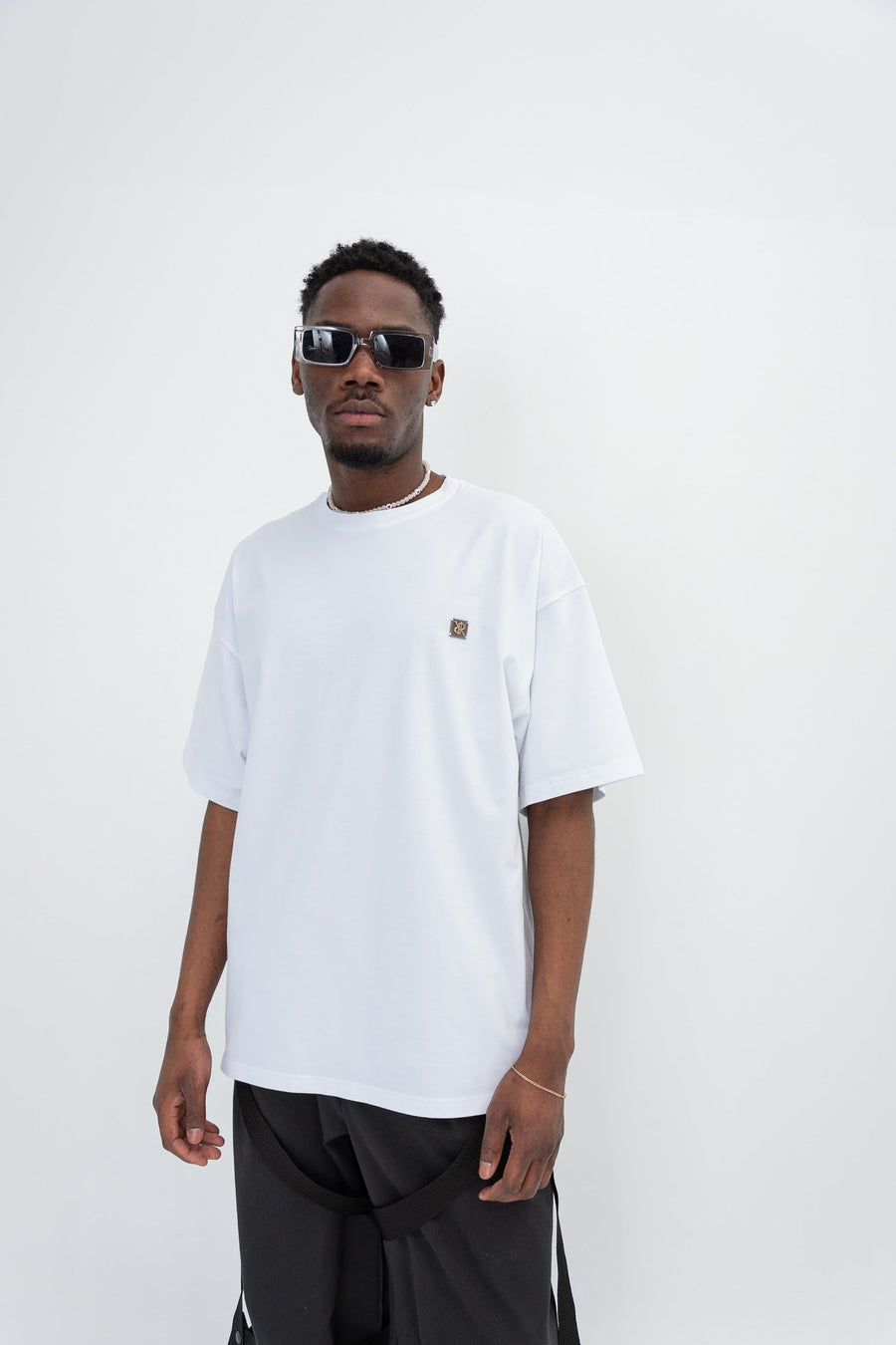 T-Shirt OVER BASE White